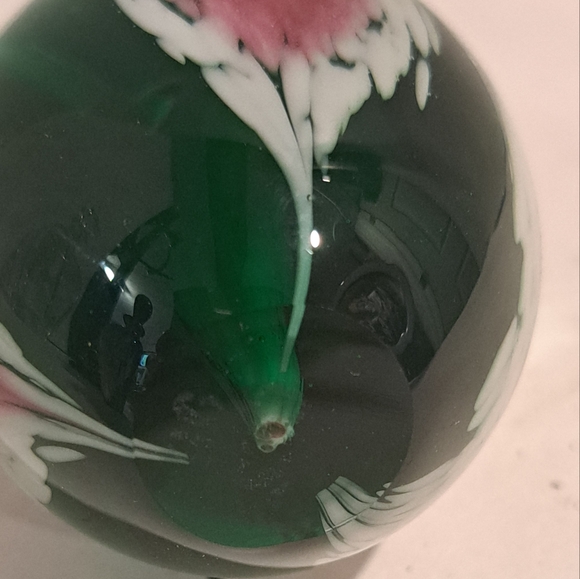 Paper weight, green, pink and white orchid flower. - Picture 3 of 6